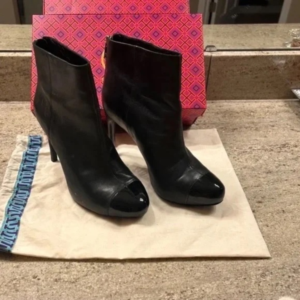 Stunning Black Tory Burch Calf Leather Ankle Stiletto Booties